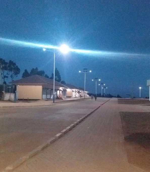 米脂县非洲科特迪瓦太阳能路灯工程
